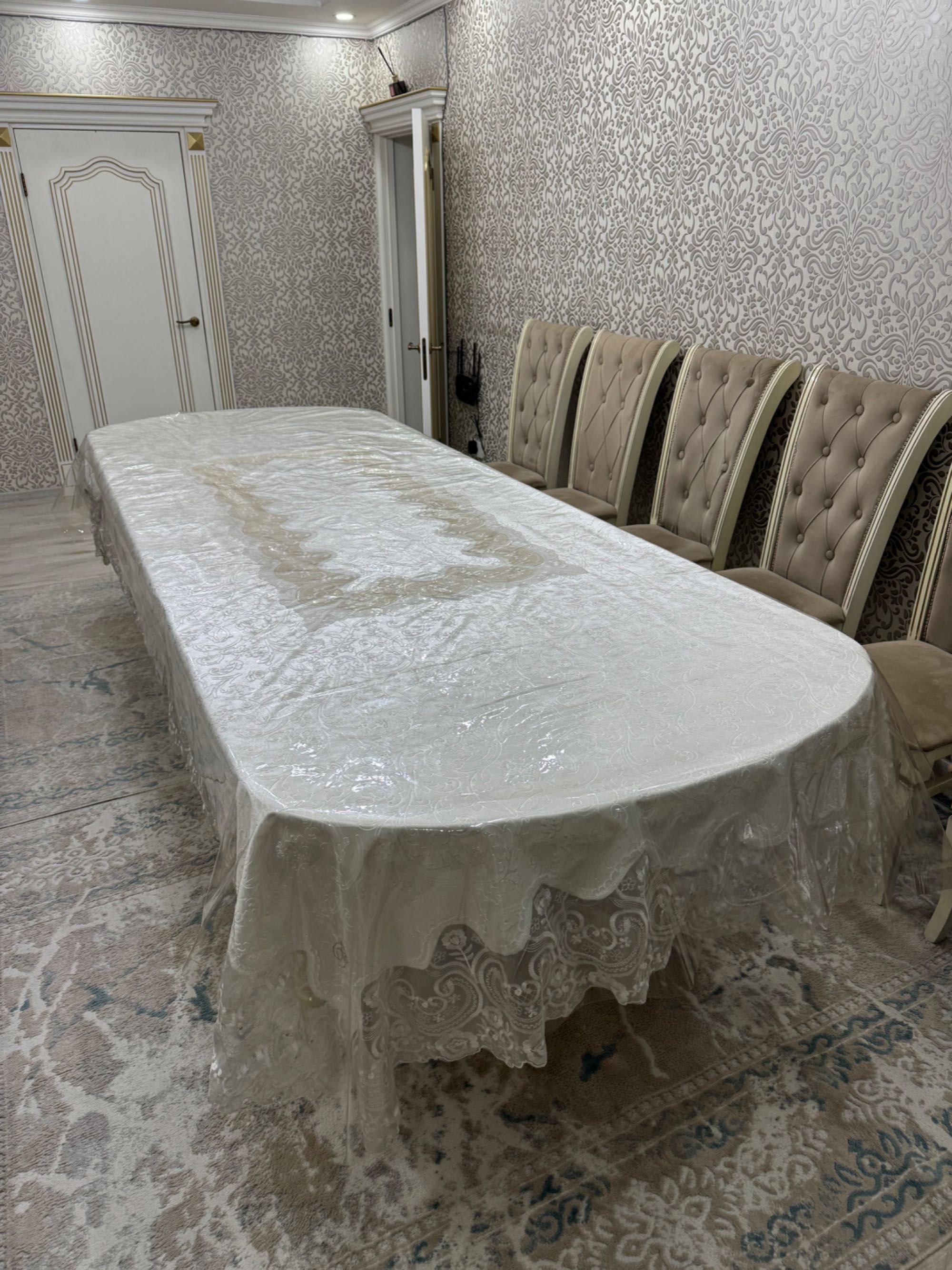 Стол и стулья(12шт)
