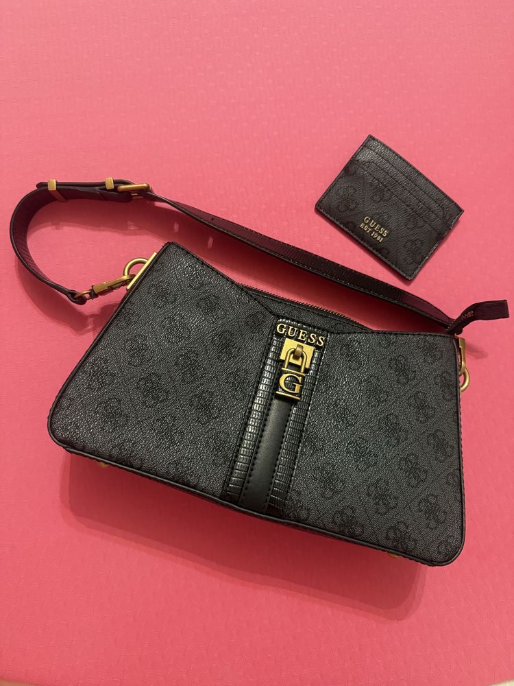 Сумка  “ Guess”  в хорошем состоянии