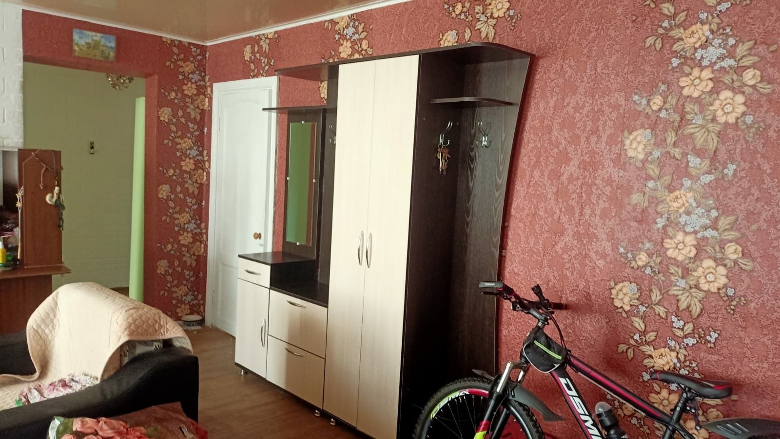 Продам трехкомнатную квартиру