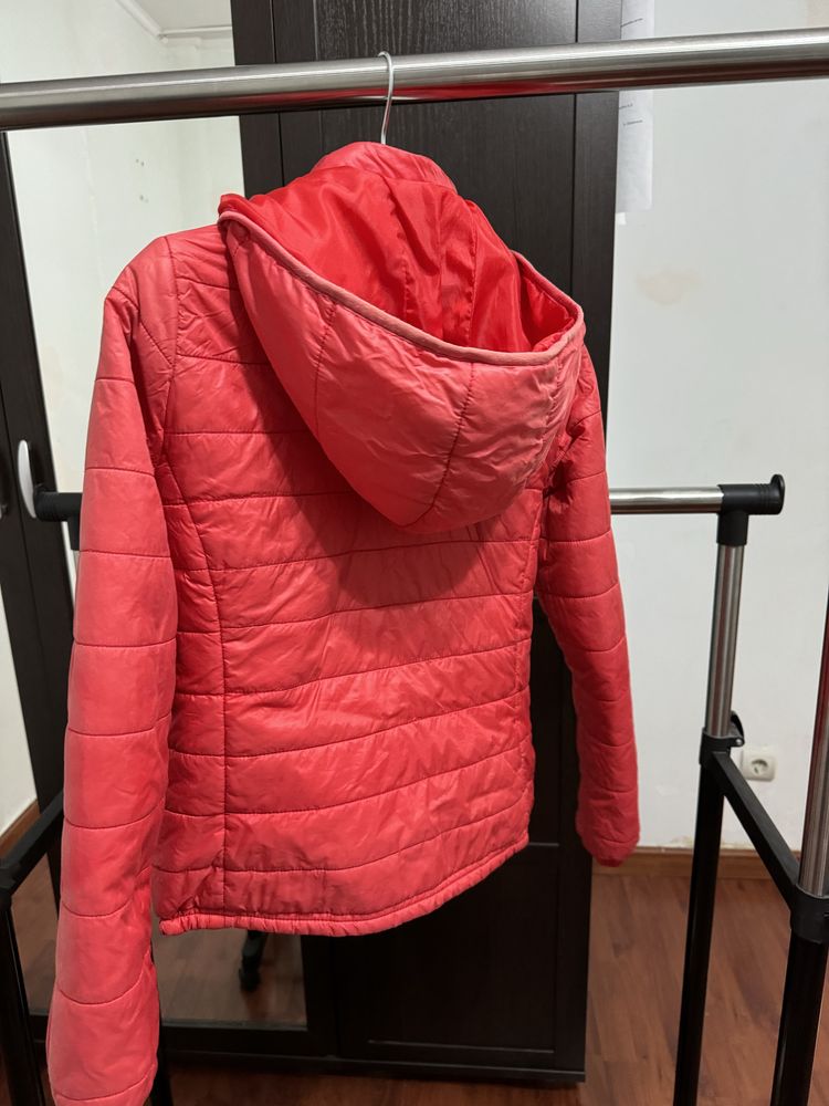Продам 2 женские куртки
