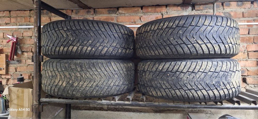 Продам Шины 285:60R18 зима 4 шт
