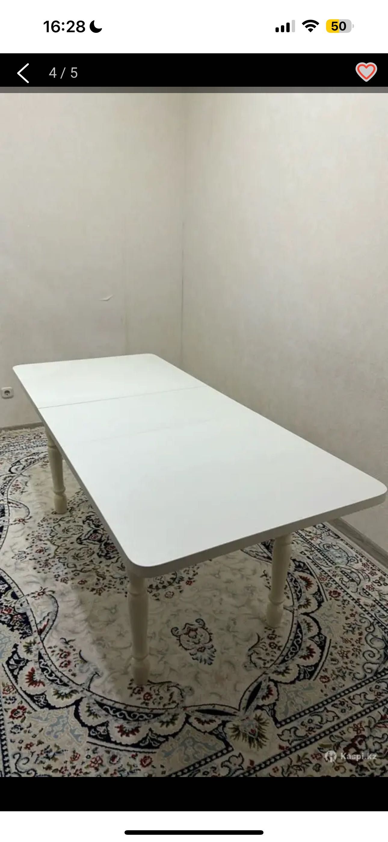 Стол и 8 стуля с чехлами