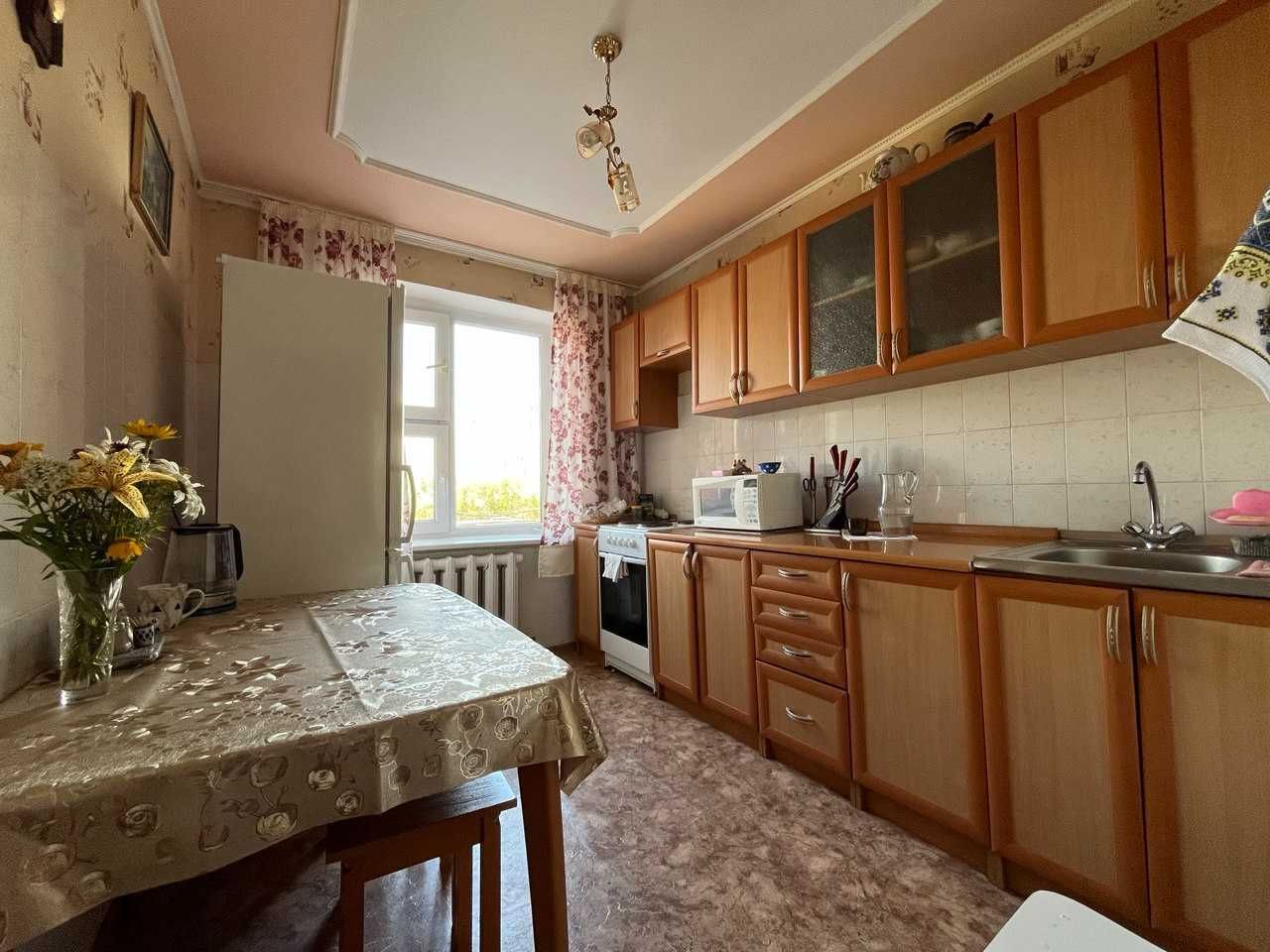 Продаю 3-х квартиру на 8 мкр 1 кольцо, 2 этаж ПОМОГУ с ИПОТЕКОЙ