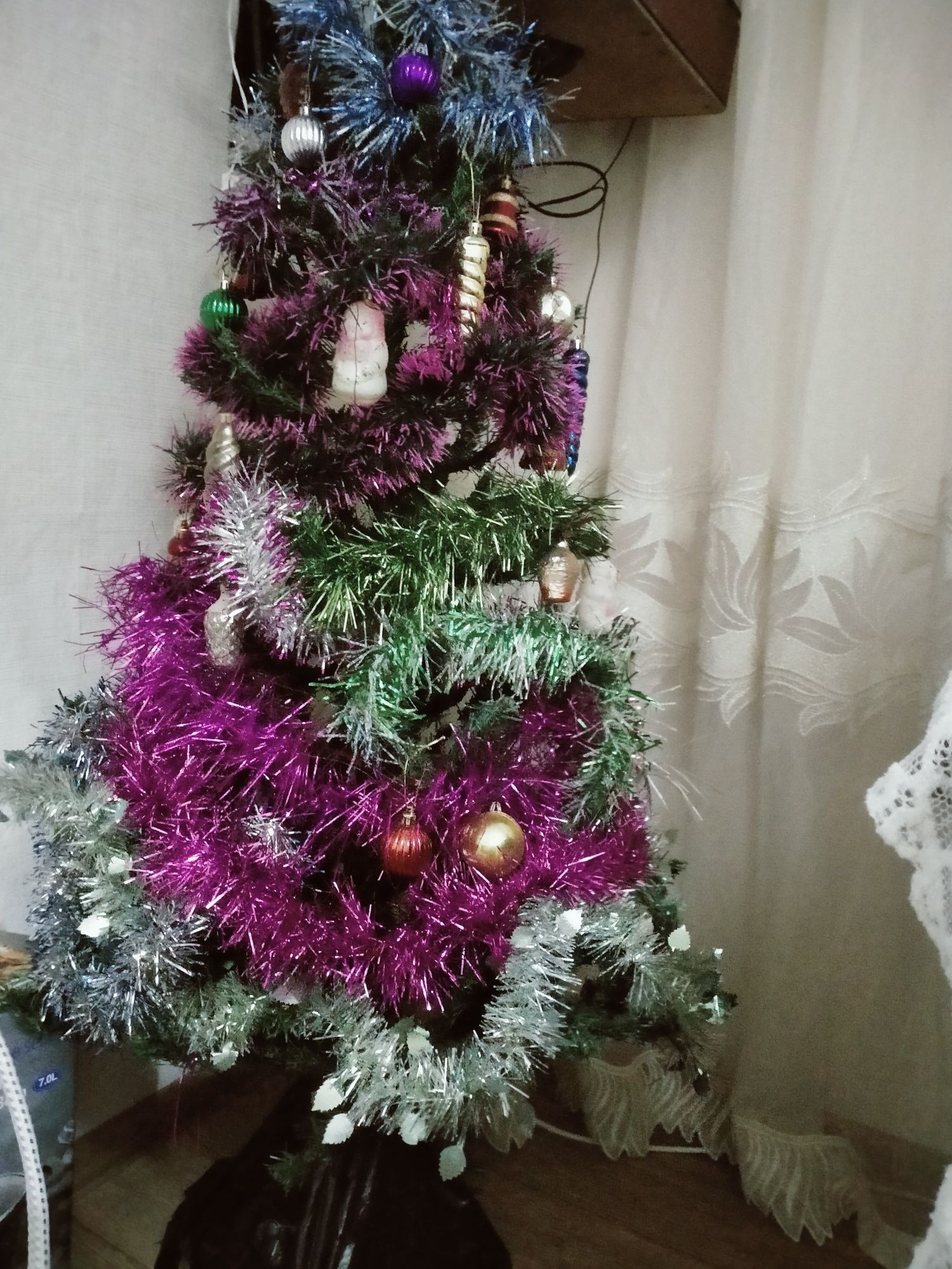 Продам ёлку, состояние хорошее!всю полностью как на фото!