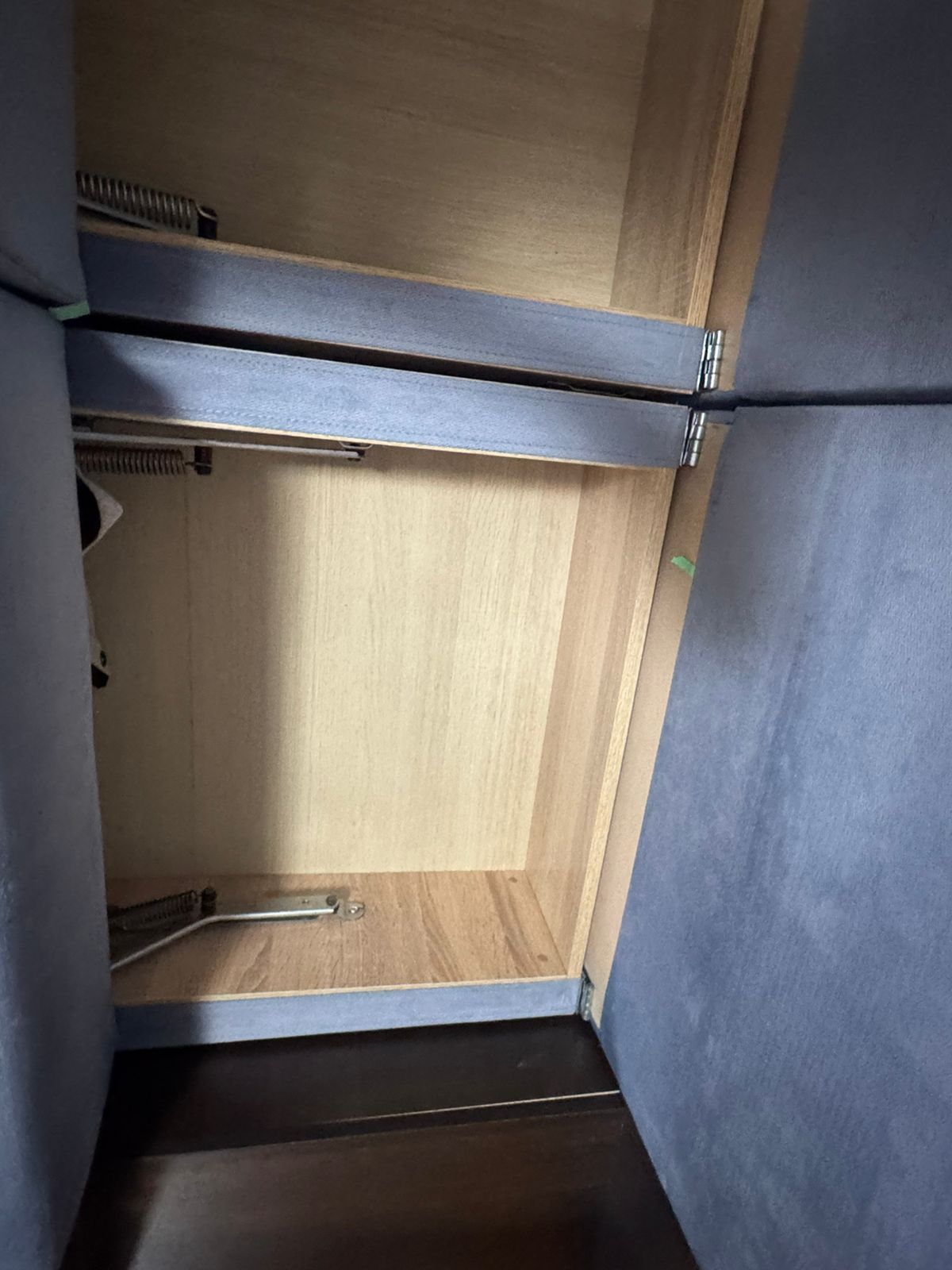 Продам шикарный диван Куплен в Евромебель
