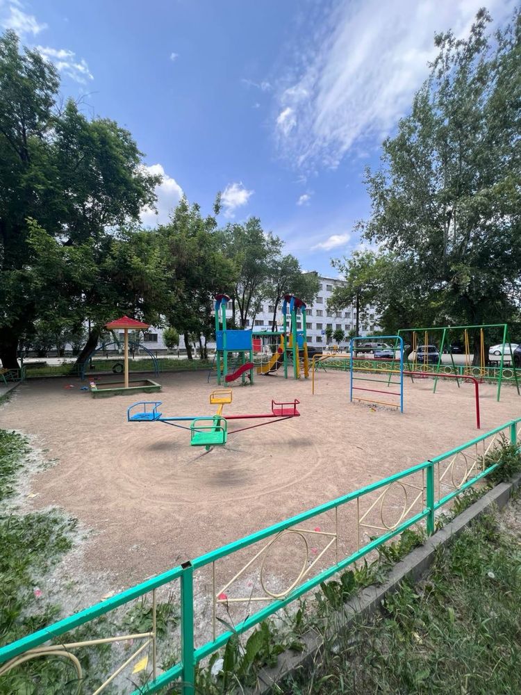 Продам двух комнатную квартиру, в центре города