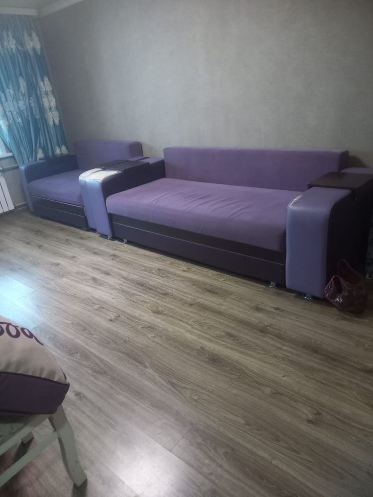 Срочно продам диван в хорошем состоянии