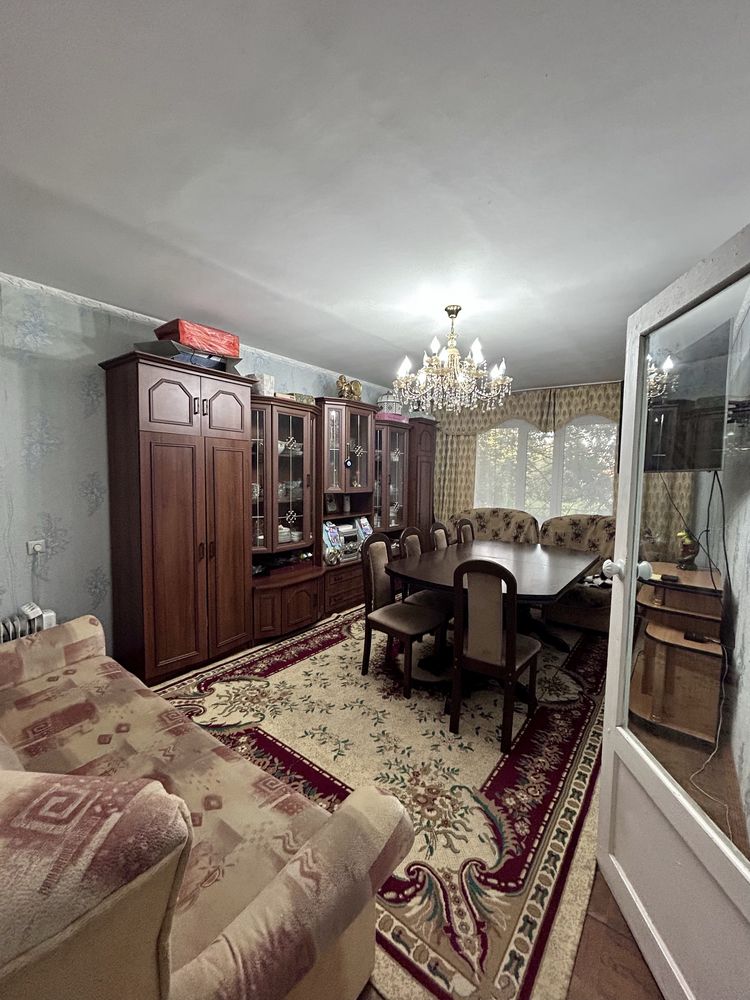 Продам двухкомнатную квартиру улучшенной планировки 63.4 кв.метров