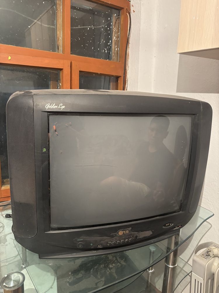 Старый телик,LG,работает.