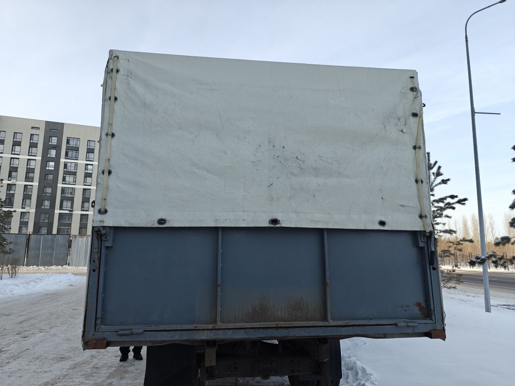 Большой прицеп с тентом