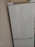 Продам холодильник Indesit