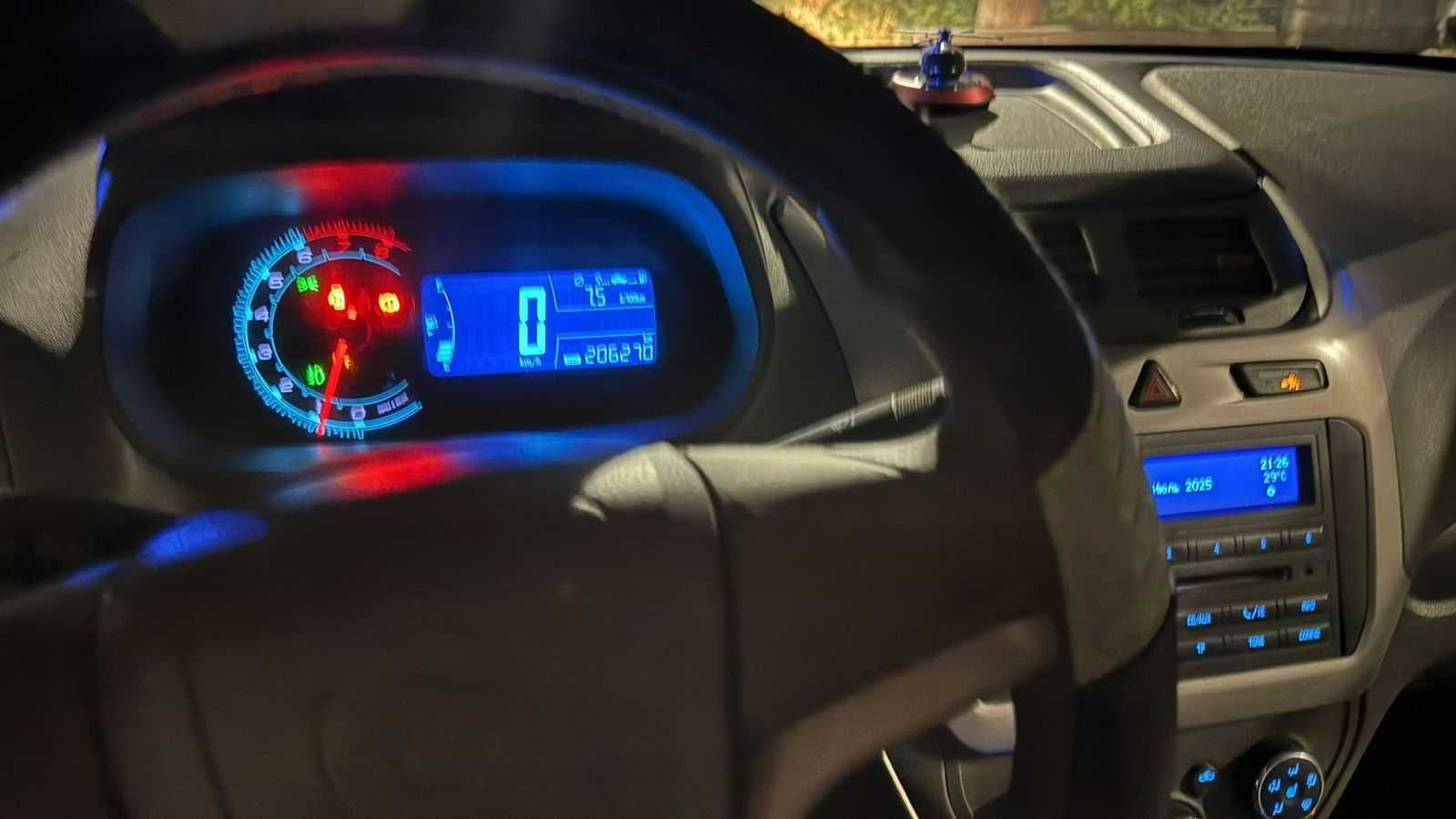 Автомобиль Равон Р4