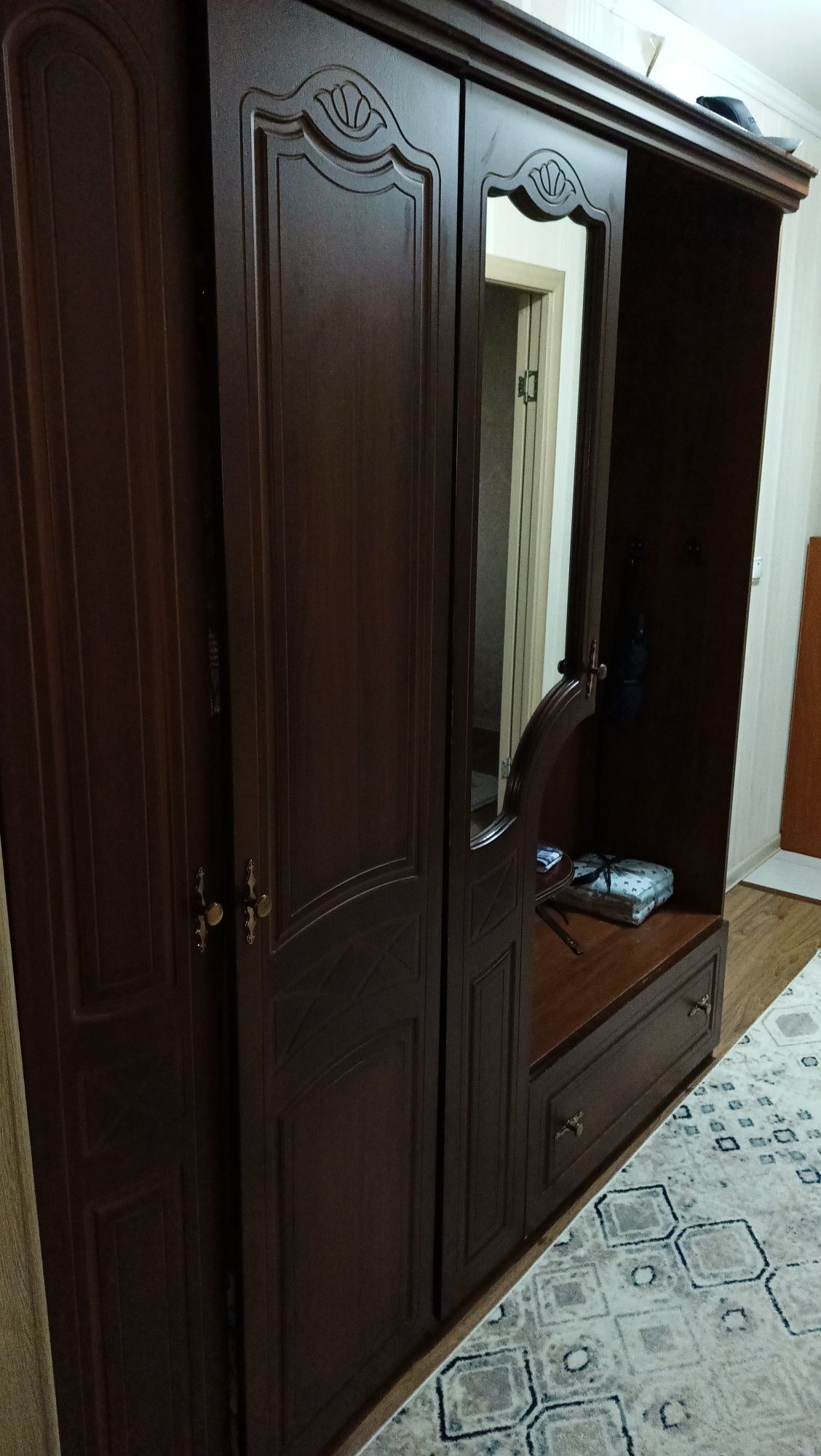 Продам Прихожую хорошего качества