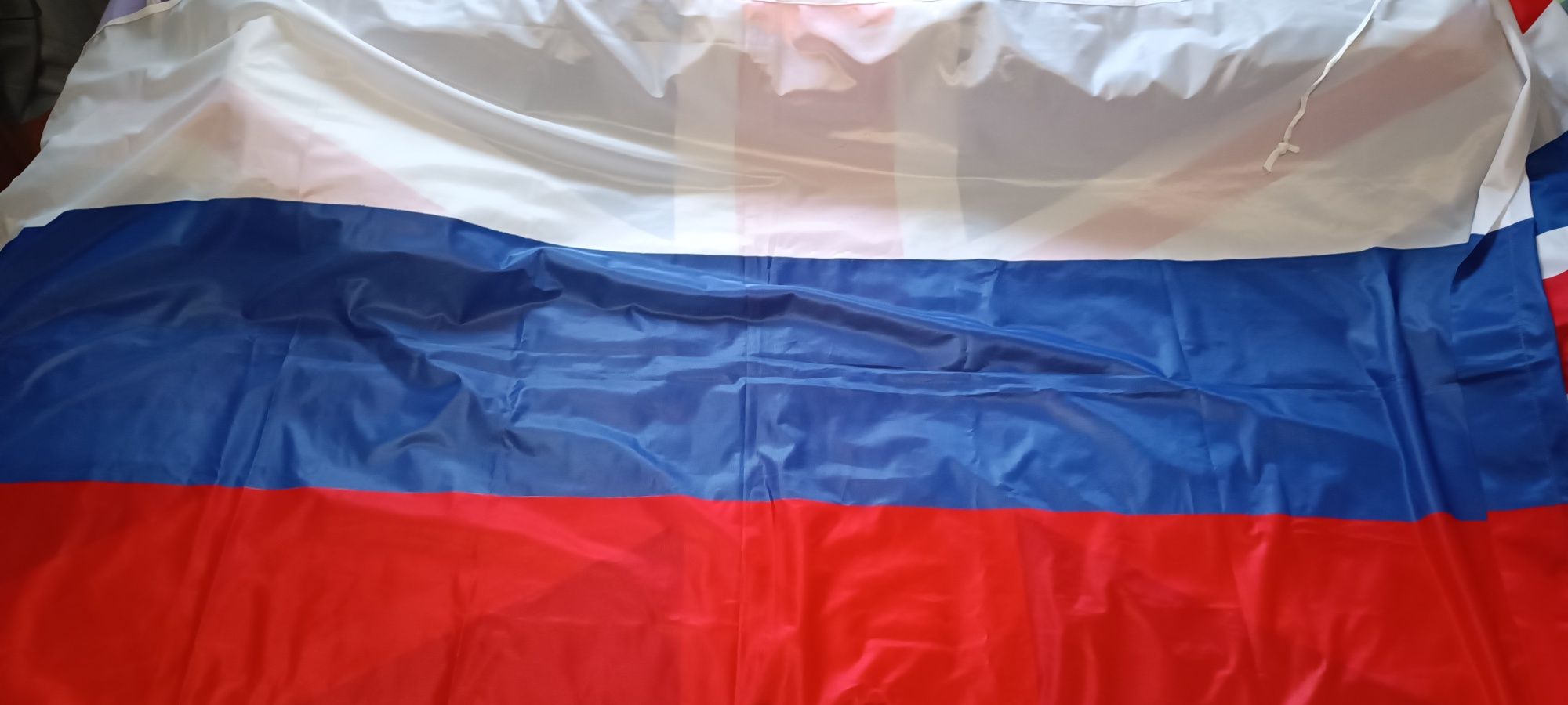 Продаются флаги России Великобритании размер Метр на два