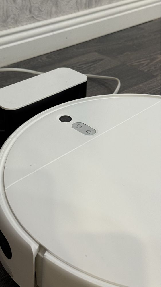 Продам робот пылесос XIAOMI MI