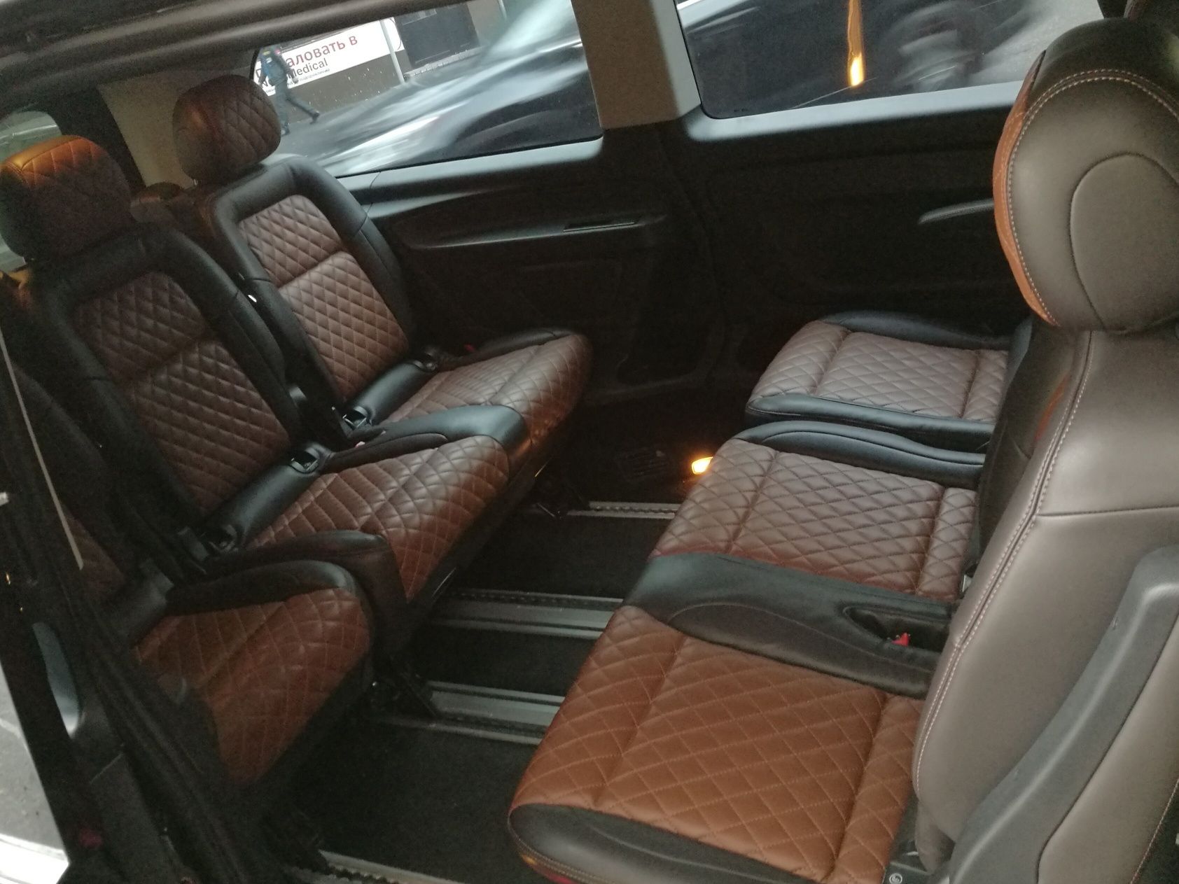 Аренда с водителем 5000/час Мерседес Vclass Viano микроавтобус минивэн