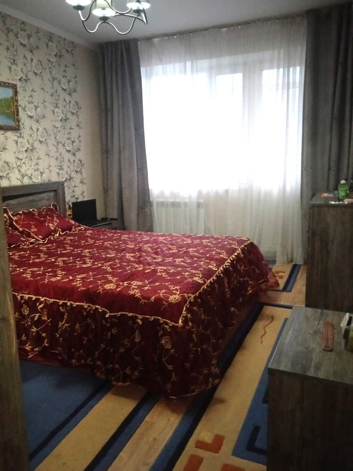 В Центре 4 х комнатная квартира