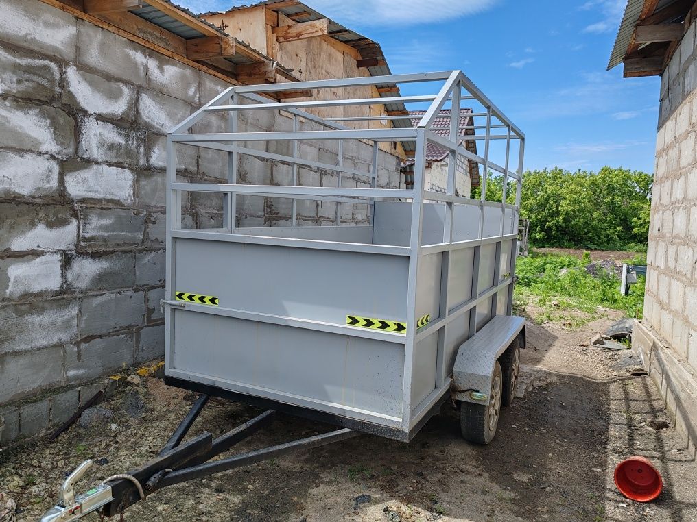 Продам прицеп новый