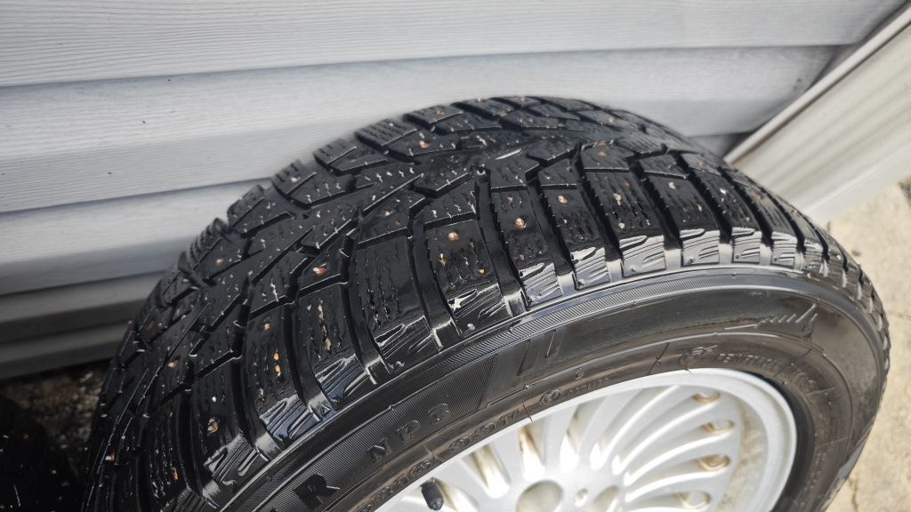 Диски титановые R-16-5x120 от е39-е34 + Шипованная резина 4шт