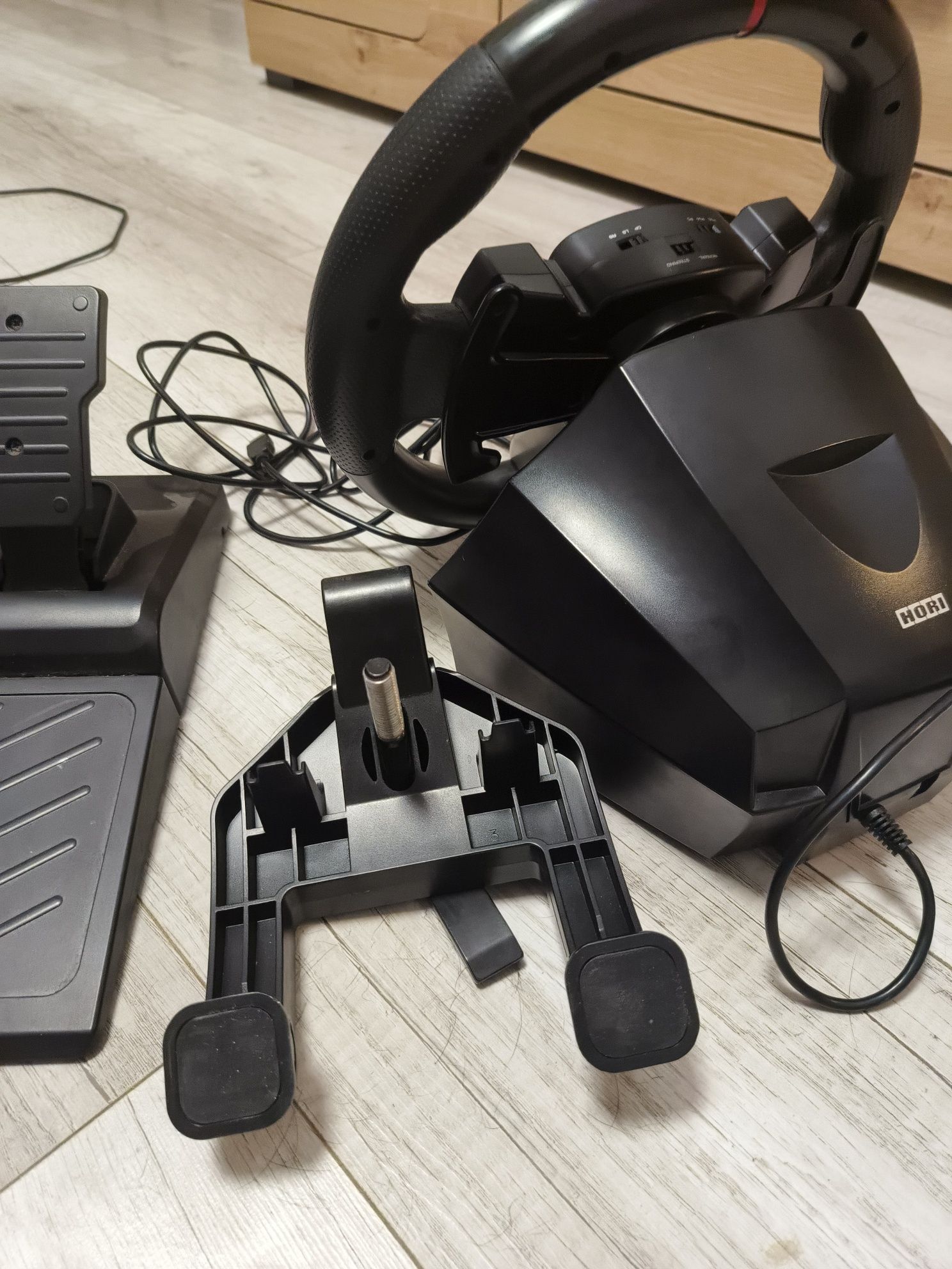 Игровой руль HORI Racing wheel apex