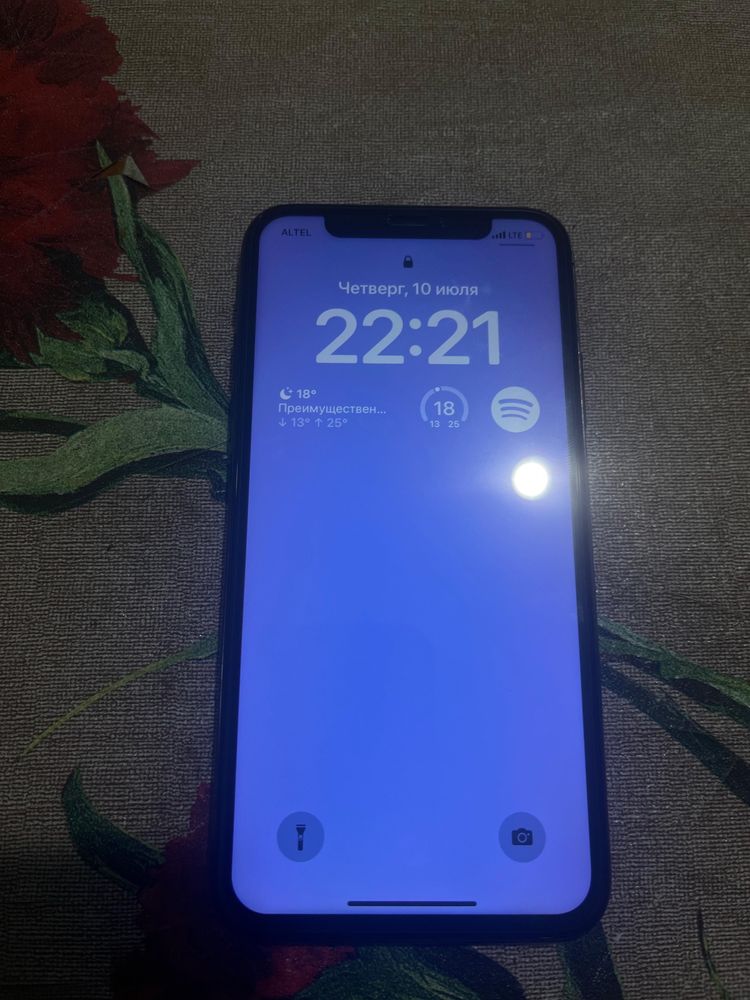 iphone X  64 гб