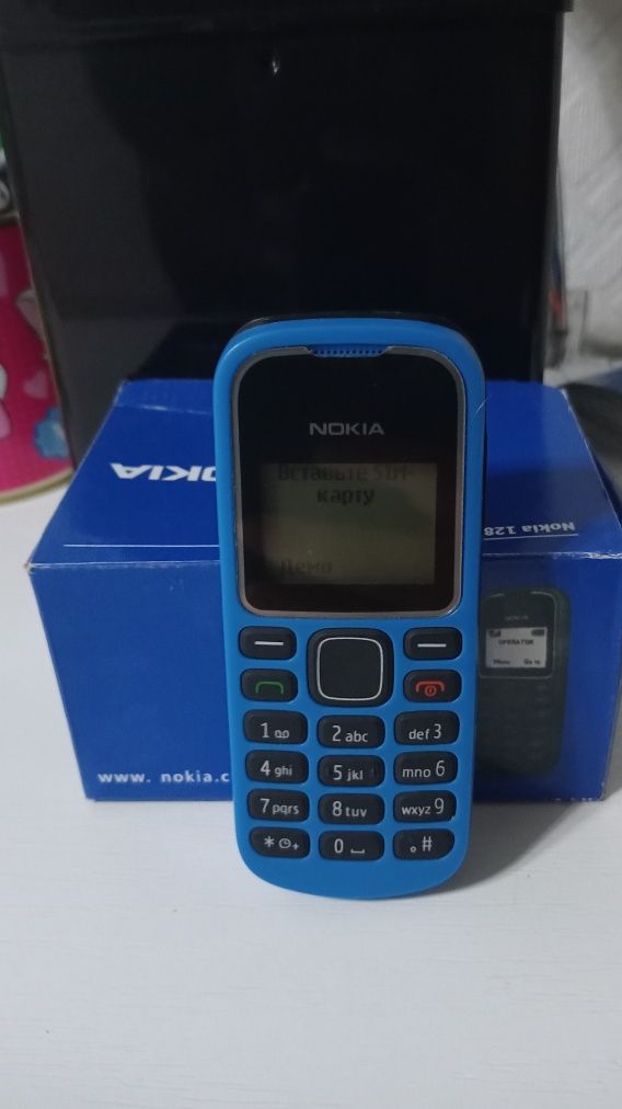 Продам  Nokia 1208