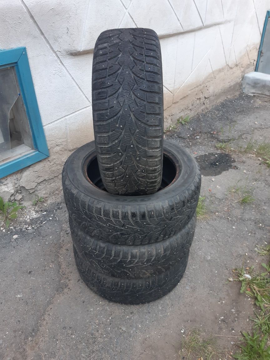 Продам б/у зимнею резину