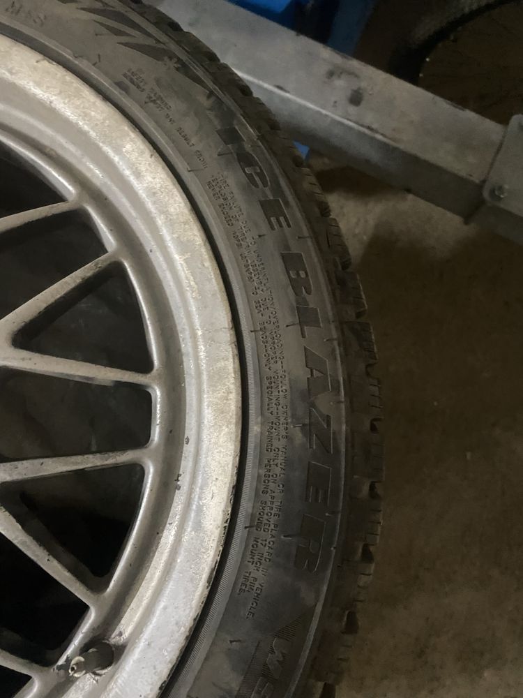 Продам резину с дисками R17