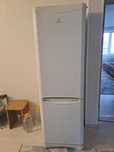 Холодильник indesit