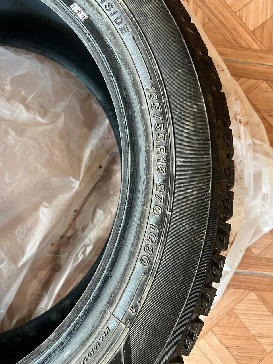 Зимние шины Yokohama R16 195/55
Продам комплект