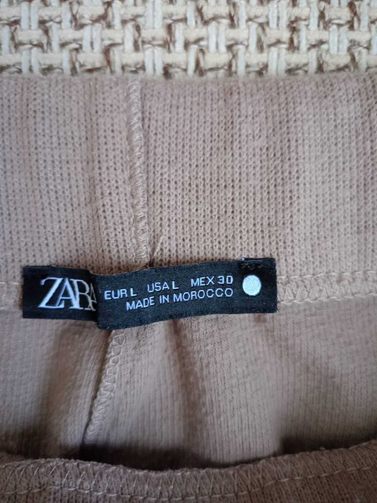 Трикотажный костюм юбка с кофтой от Zara