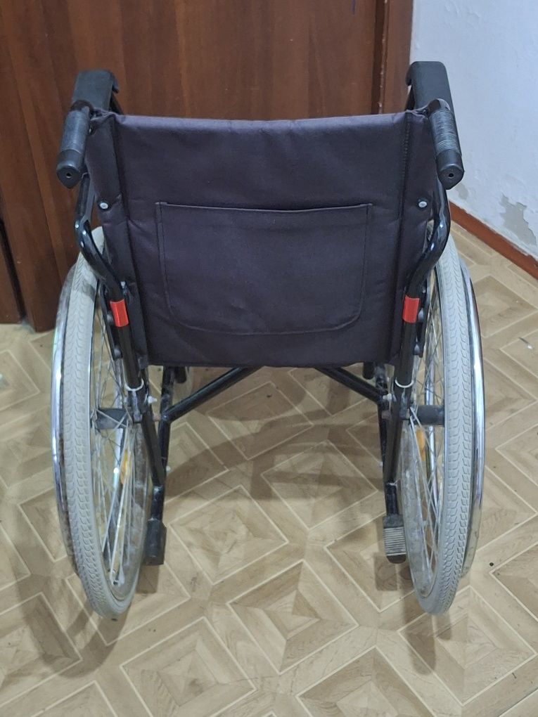 Инвалидная коляска