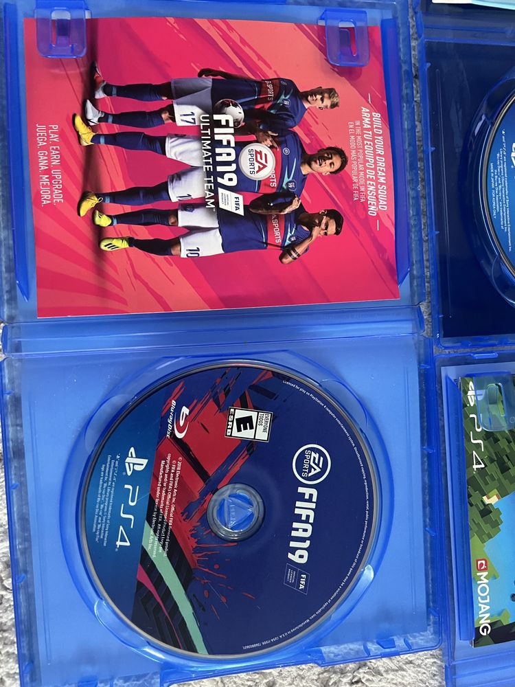 Продаю игры на PS4