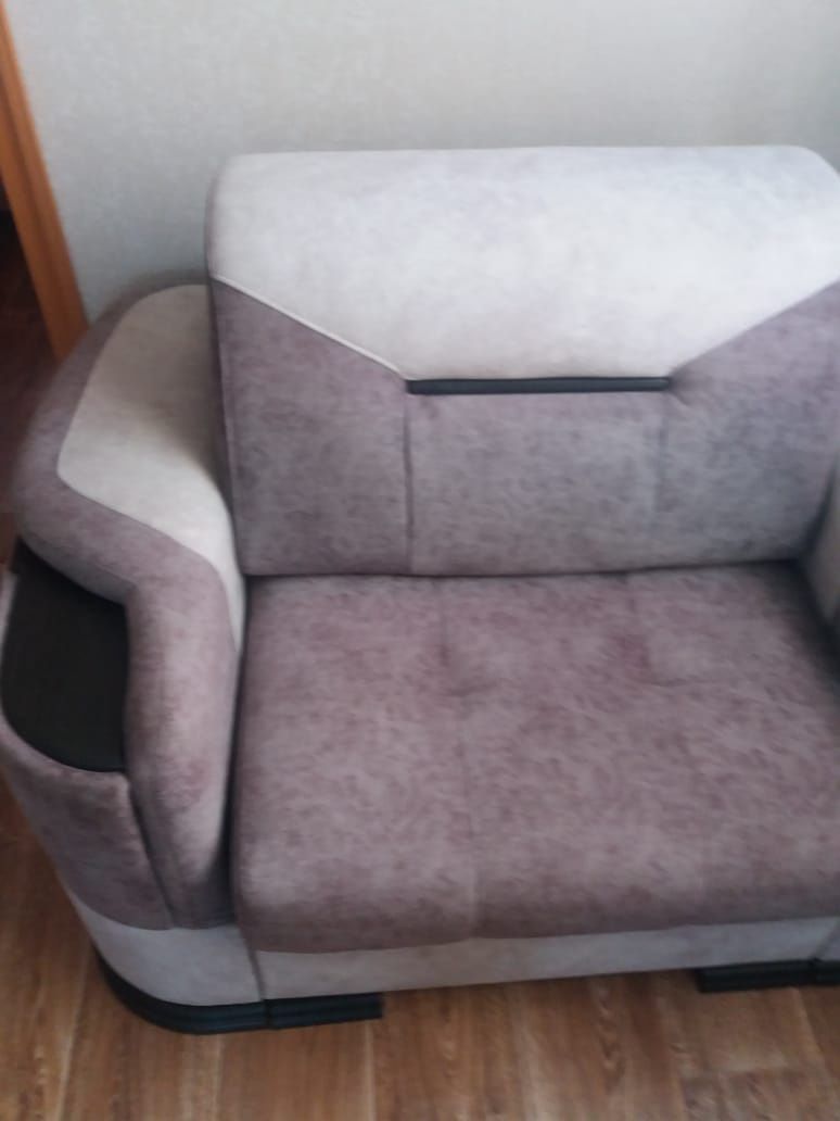 Продаю диван 2.7 м и кресло-кровать 1.2 м