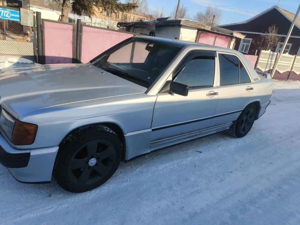 Здравствуйте всем продам мерса 190