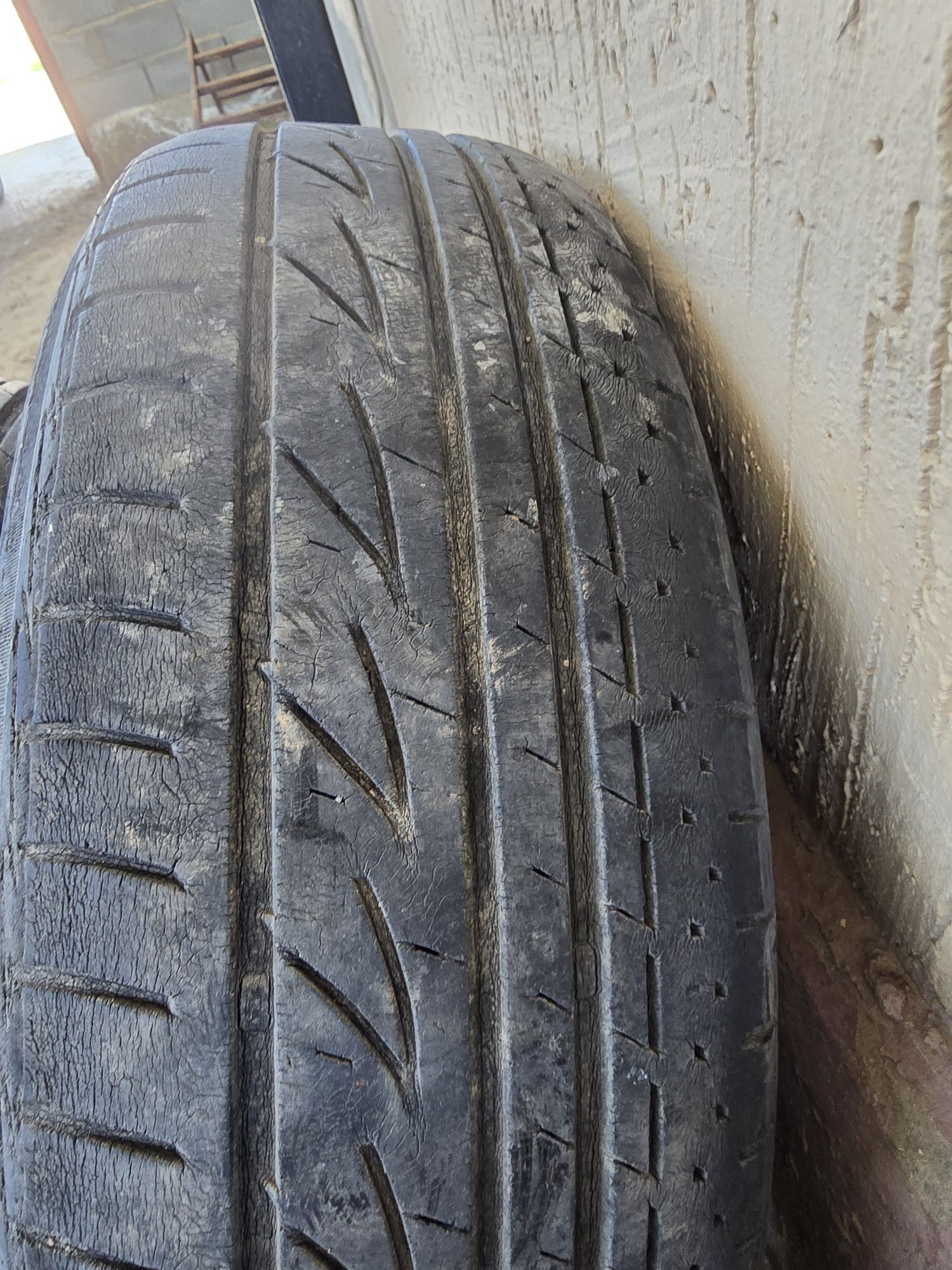 205/70R15 BRIDGESTONE made in japan