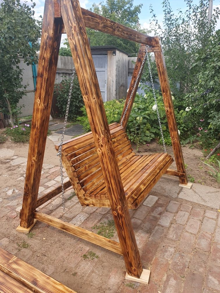 Деревянные качели