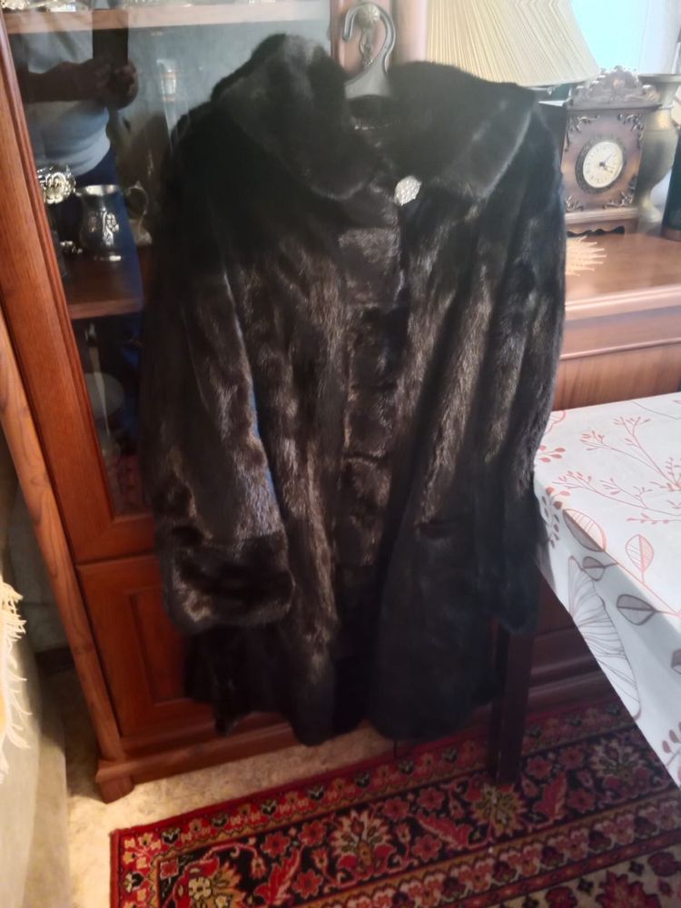 Продам шубу норковую