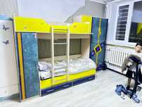 Продам двухярусную детскую кровать