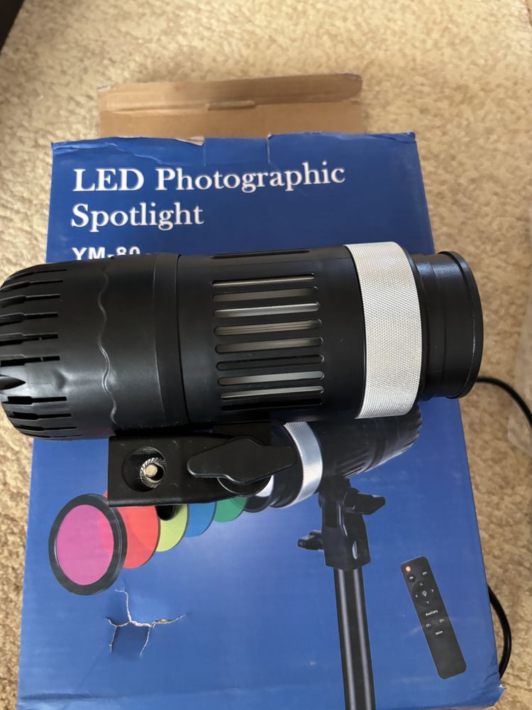 Led фонарик с разными цветами