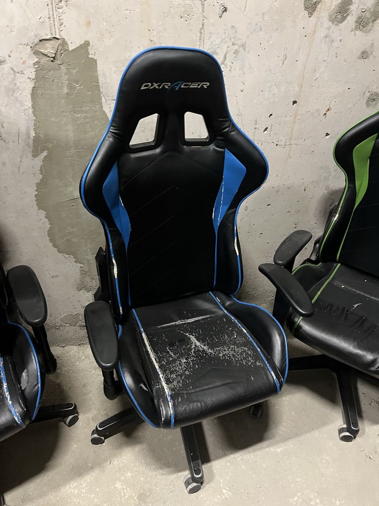 Игровое кресло DXRACER