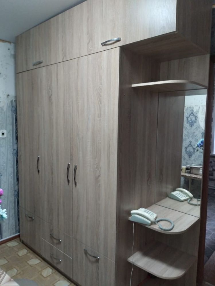 Продам шкаф в прихожую