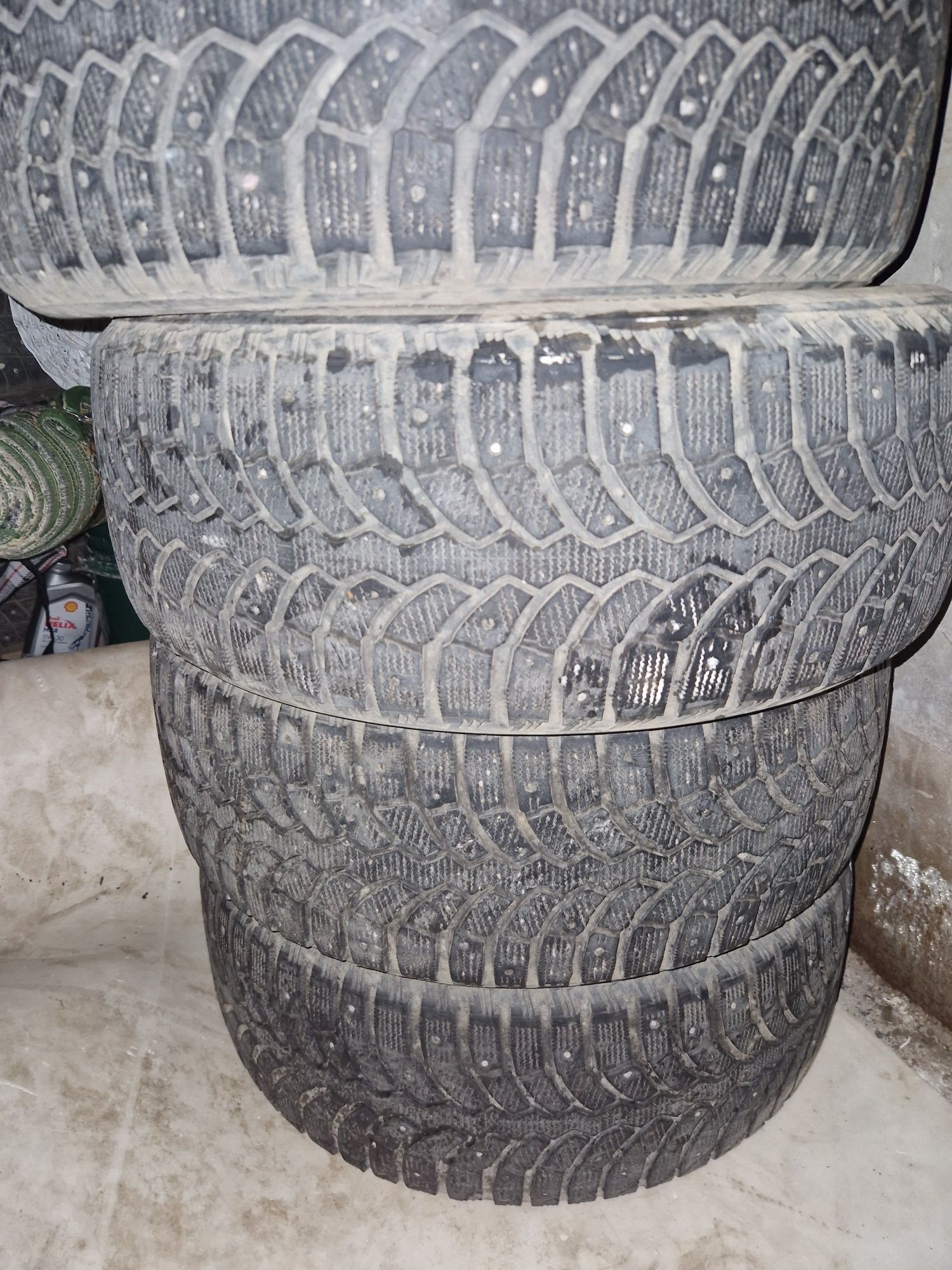 Шины зимние  Bridgestone 215/55/17