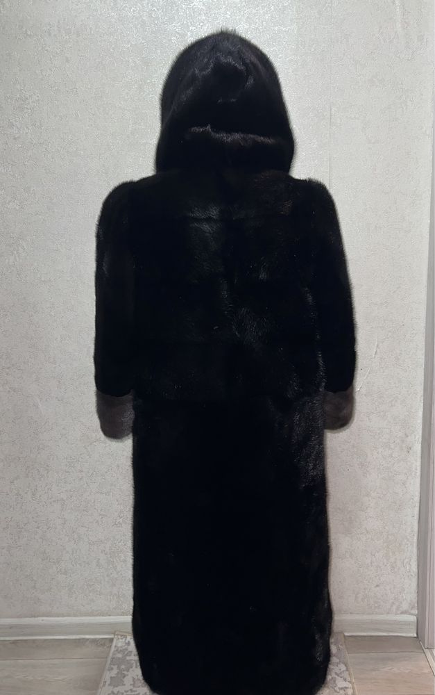 Продаю норковую шубу