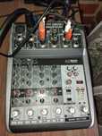 Продается Микшерный пульт Behringer