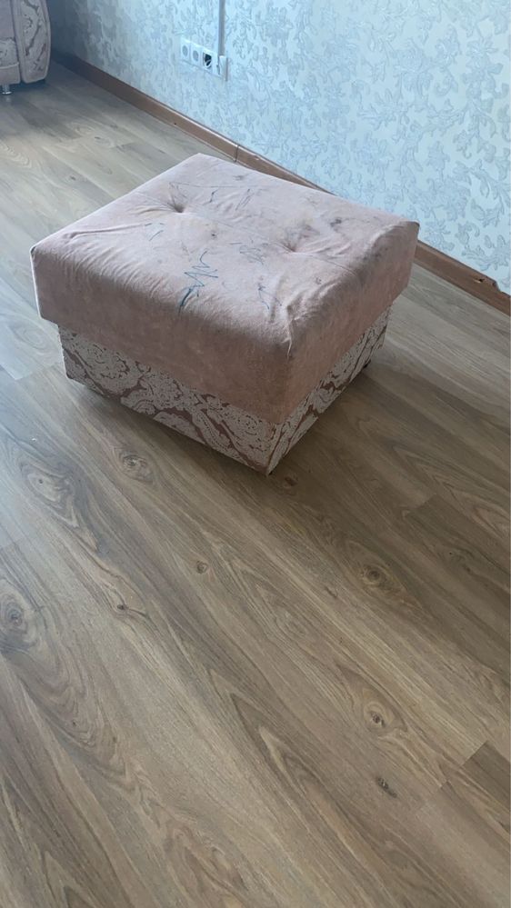 Диван с креслом
