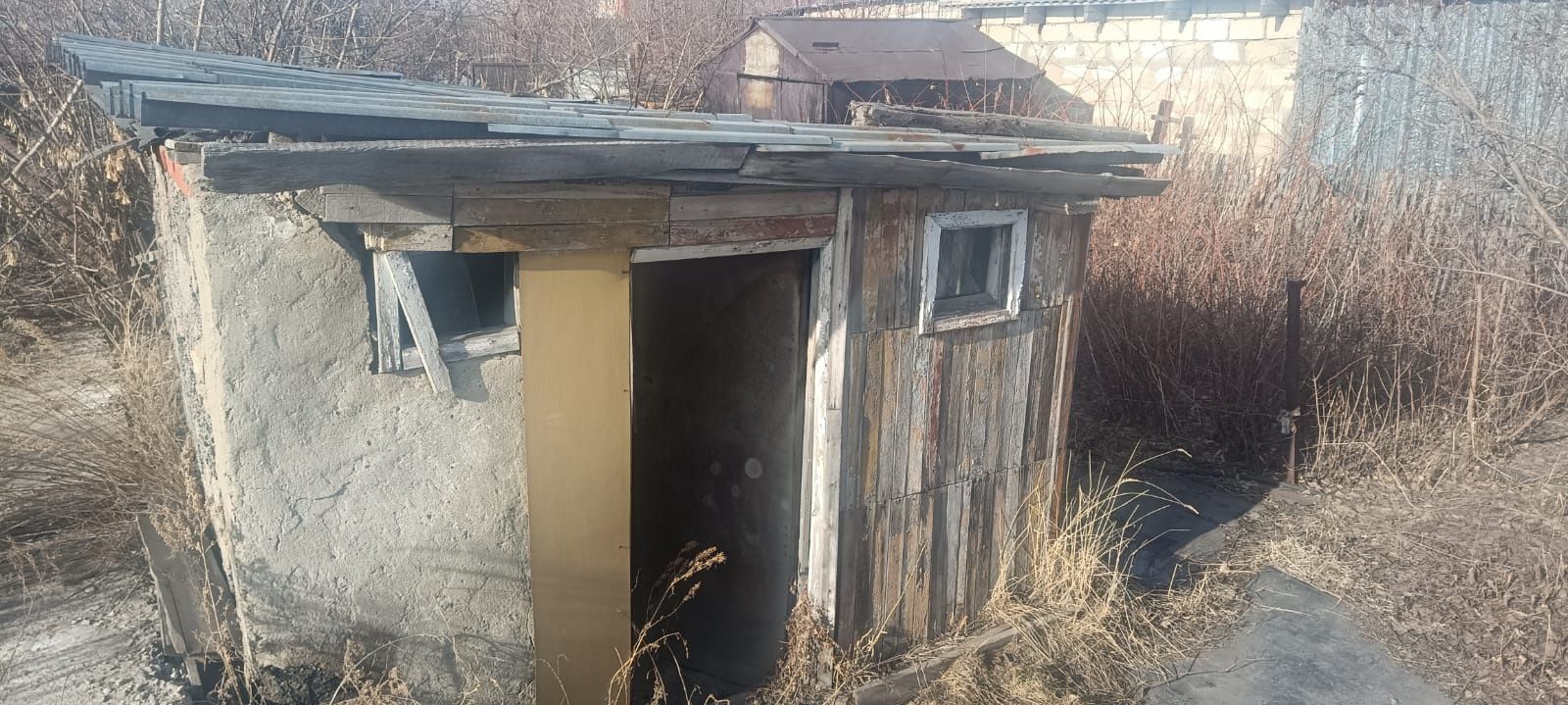 Земельный участок с фундаментом!