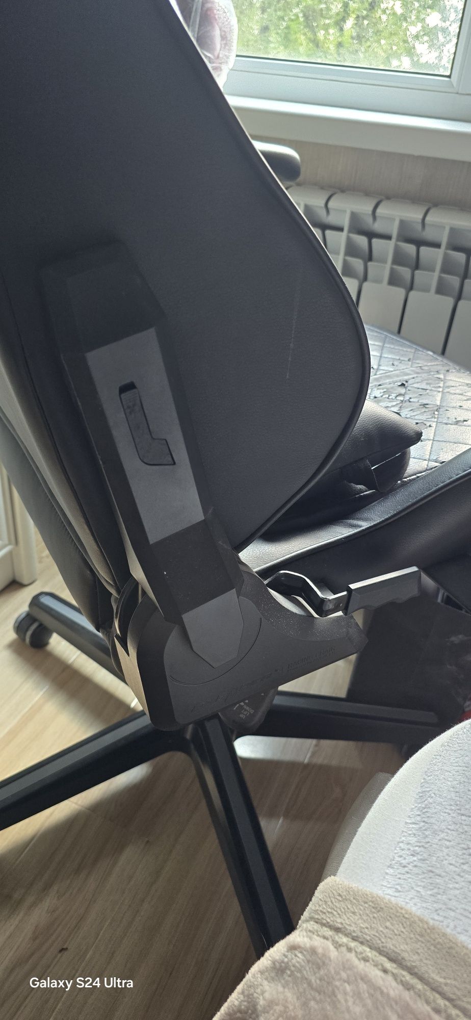 Игровое кресло DXRacer - Чёрный