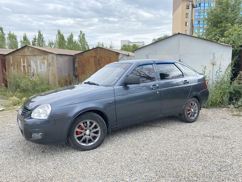 Лада приора 12год полуЛЮКС