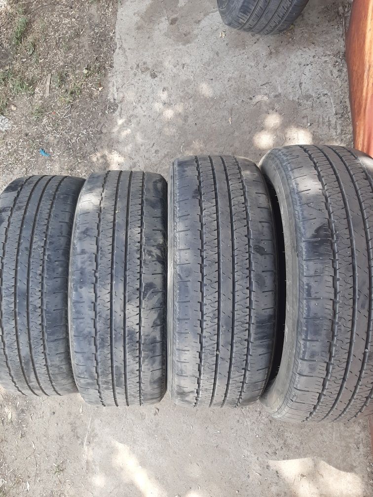 Продам шины 235/55/18